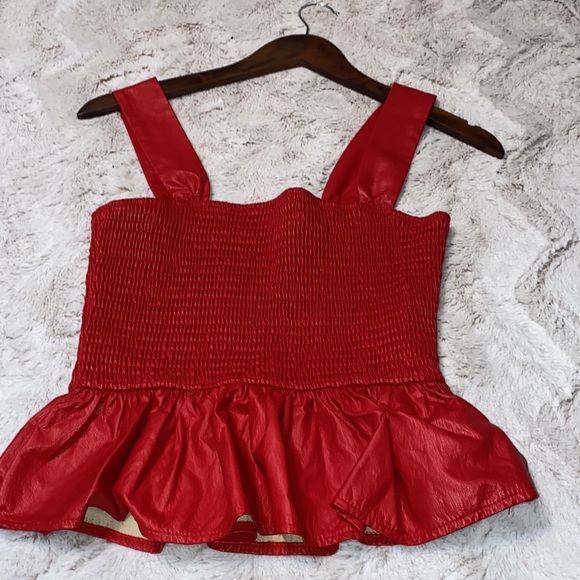 TCEC Faux leather sleeveless peplum red top Excellent preowned condition size M - Picture 5 of 11